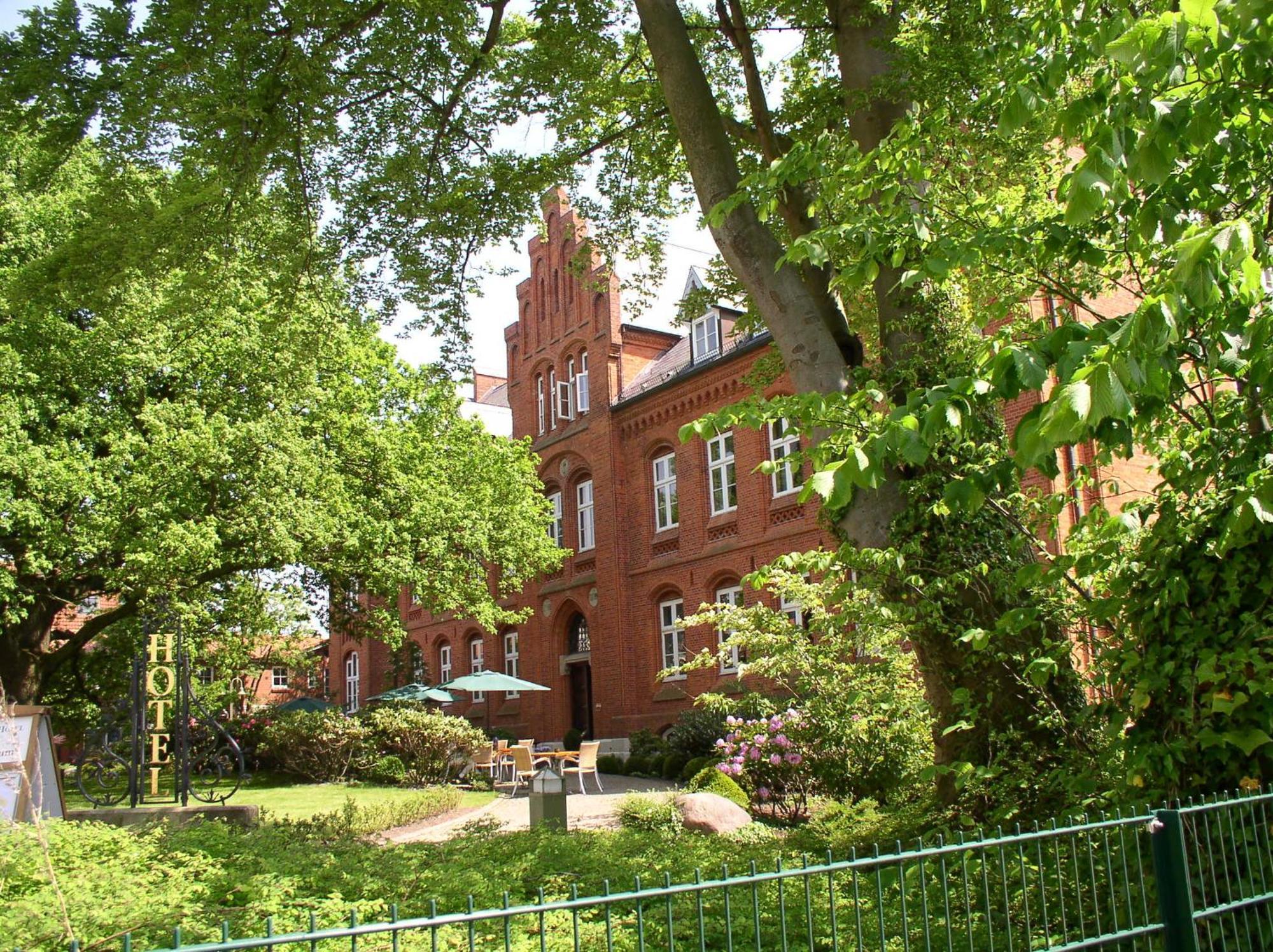 Hotel Altes Gymnasium Husum (Schleswig-Holstein) Exterior foto